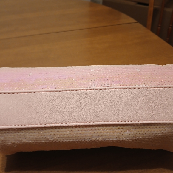 JUICY COUTURE | NWT | Pink Sequin Shoulder Bag with pouch and charm - Picture 14 of 16